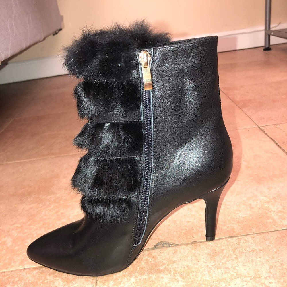 Yves saint laurent black leather booty with fur